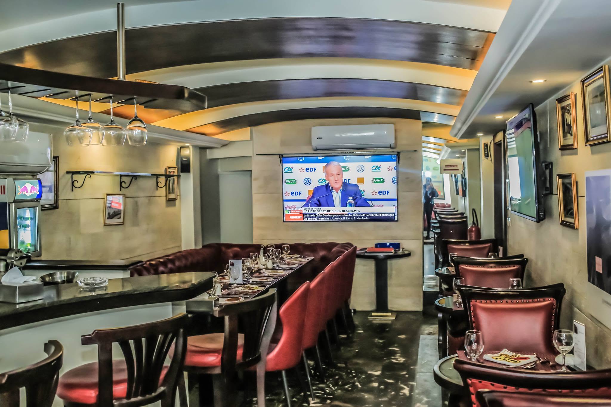 Happy Hours — Restaurant